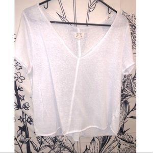 Loose white short sleeve top large